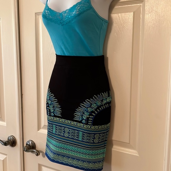 BCBG power skirt - Picture 2 of 4